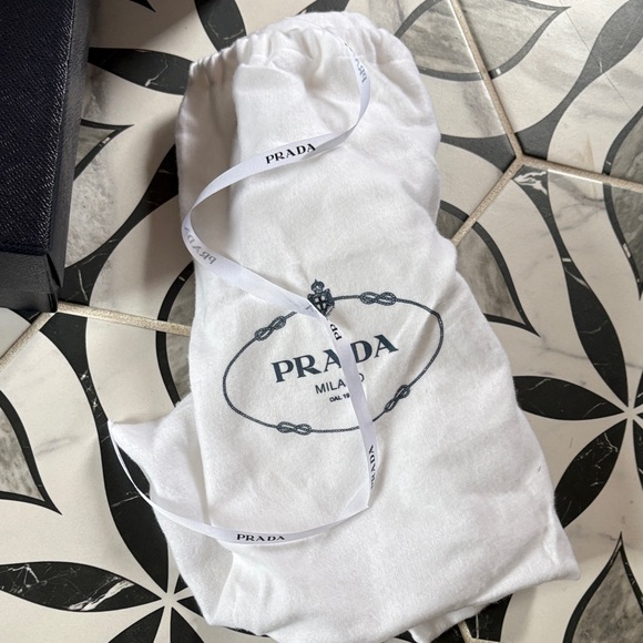 Prada Arqué Sand small leather shoulder bag - Picture 6 of 11